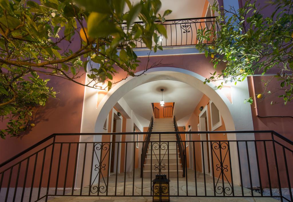 Katerina Rooms Meson Yerakarion Exterior photo