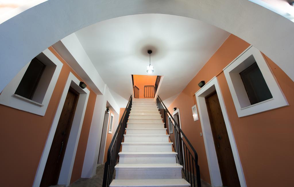 Katerina Rooms Meson Yerakarion Exterior photo
