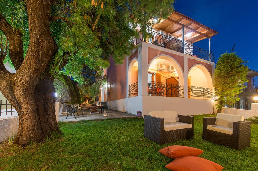 Katerina Rooms Meson Yerakarion Exterior photo