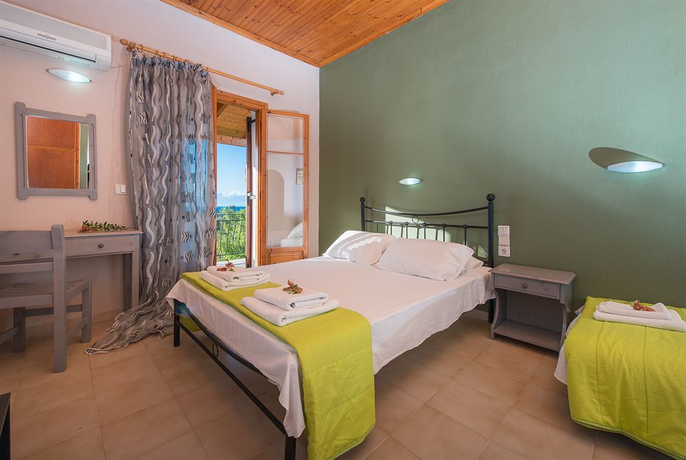 Katerina Rooms Meson Yerakarion Exterior photo