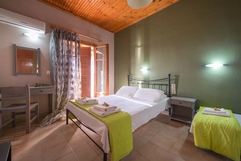 Katerina Rooms Meson Yerakarion Exterior photo