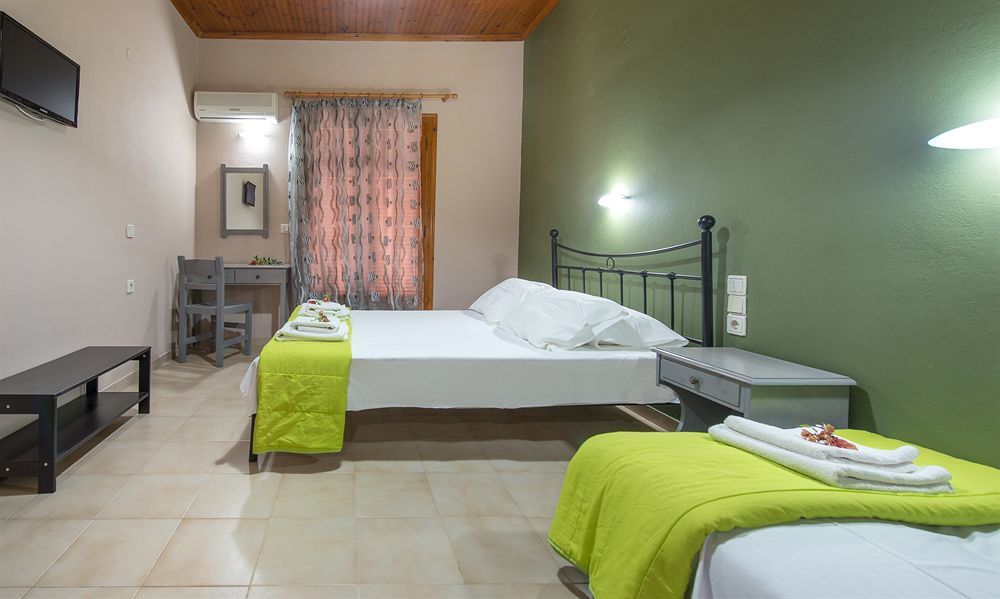 Katerina Rooms Meson Yerakarion Exterior photo