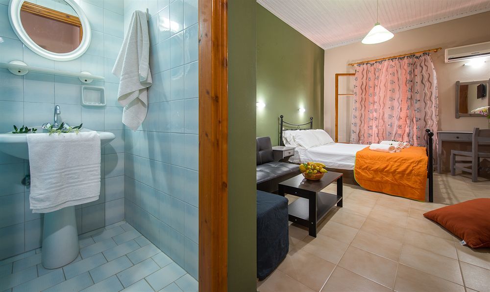 Katerina Rooms Meson Yerakarion Exterior photo