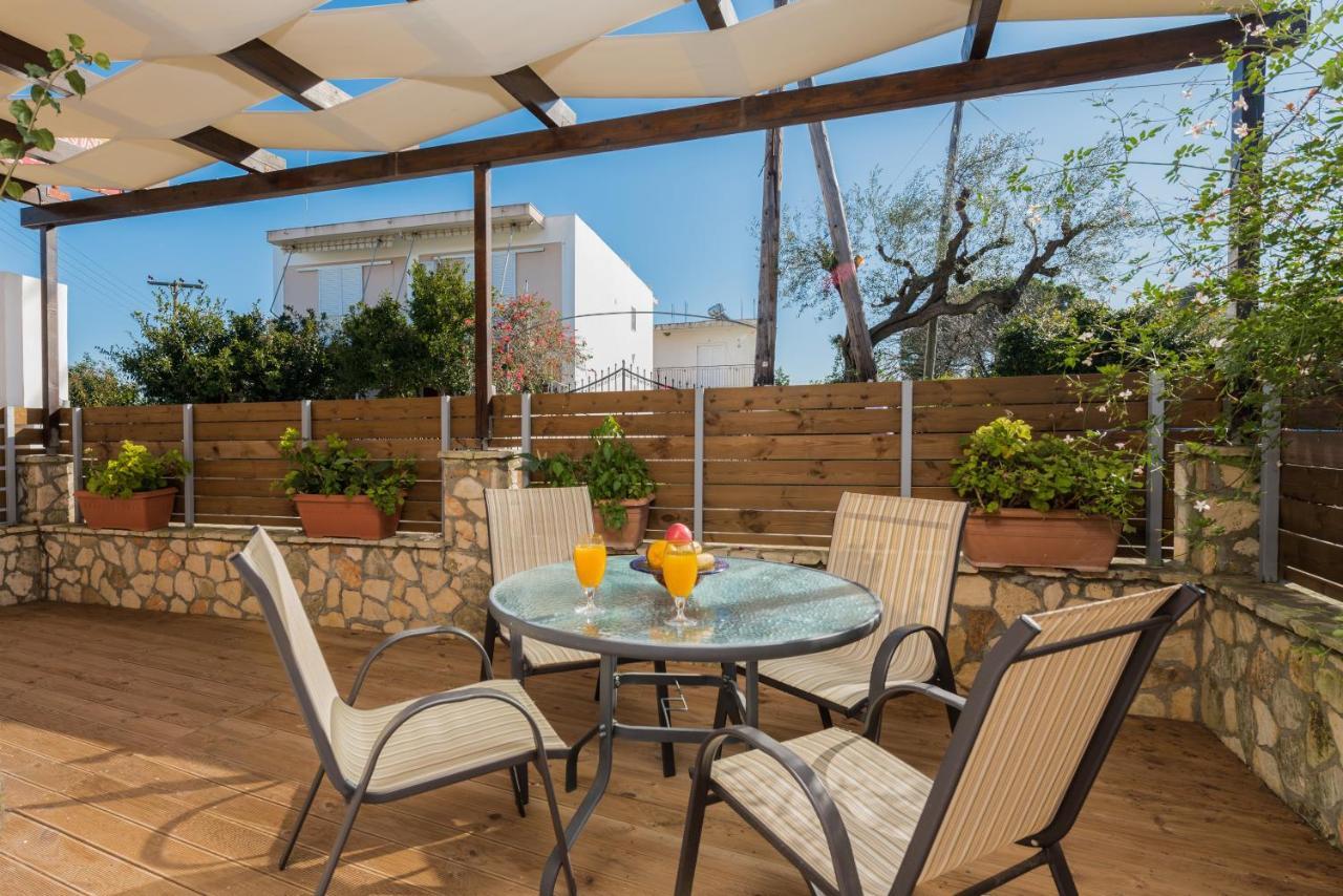 Katerina Rooms Meson Yerakarion Exterior photo